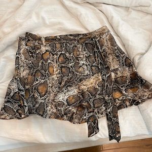 Zara snakeprint skort *NEW W TAGS*